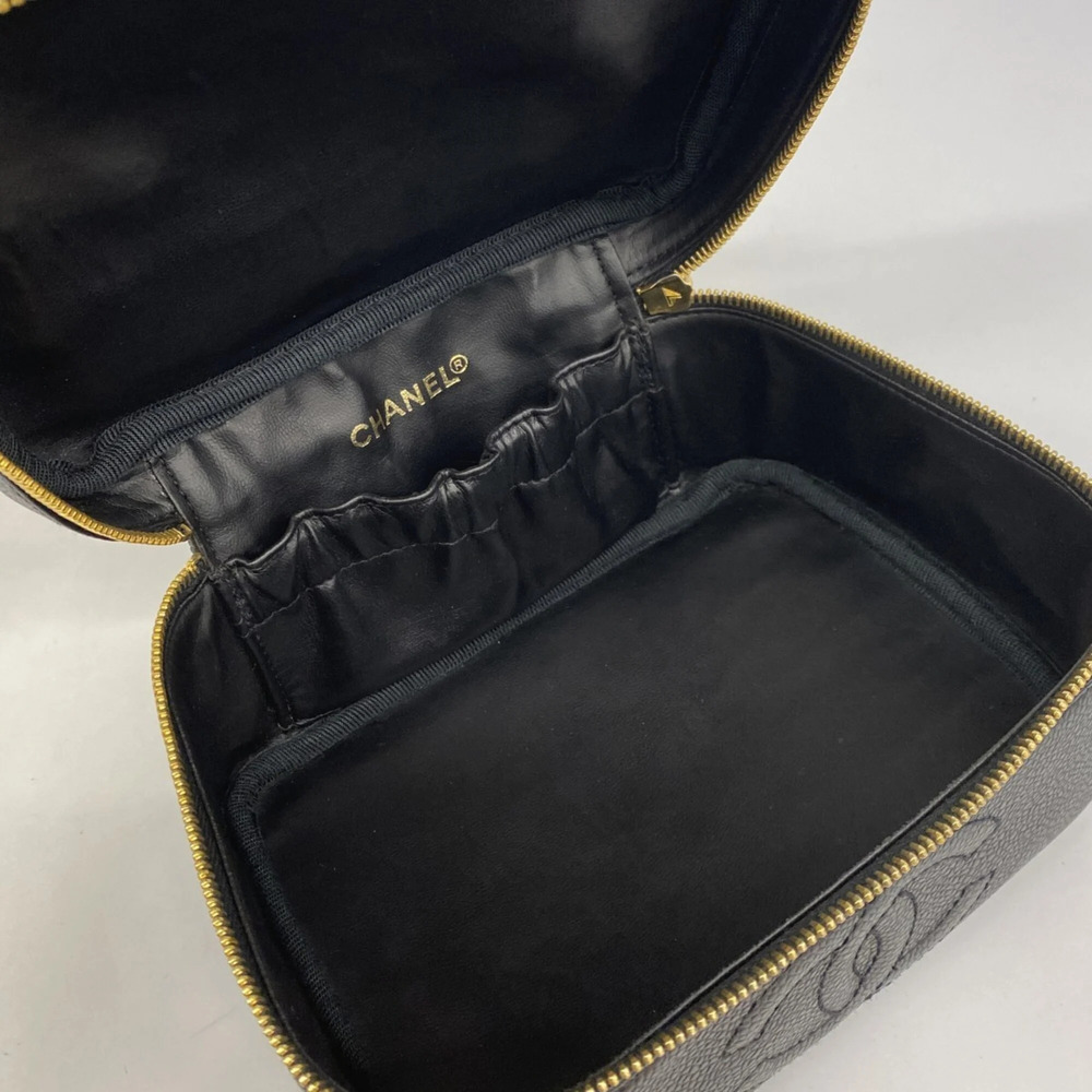 CHANEL Black Caviar Leather Vanity Bag - Picture 4 of 10